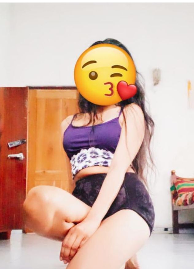 SLIM GIRL IN MAHARAG...