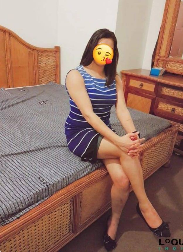 DECENT AND HOT TAMIL...